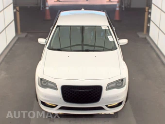 2021 Chrysler 300 Touring L – miniatura 2