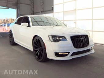 2021 Chrysler 300 Touring L – miniatura 3