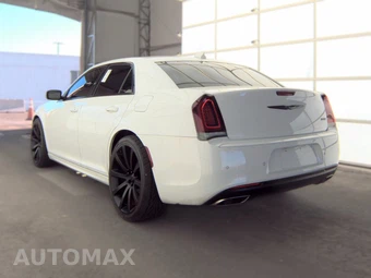 2021 Chrysler 300 Touring L – miniatura 6
