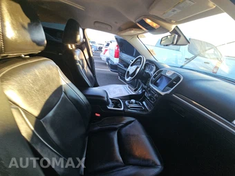 2021 Chrysler 300 Touring L – miniatura 8