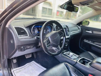 2021 Chrysler 300 Touring L - miniatura 11