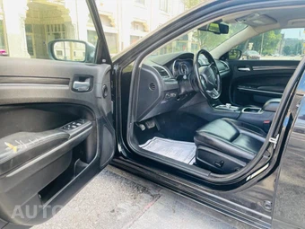 2021 Chrysler 300 Touring L - miniatura 9