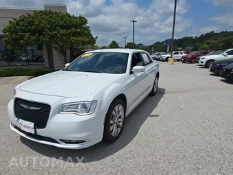 2021 Chrysler 300 Touring L