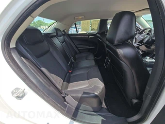 2021 Chrysler 300 Touring L – miniatura 13