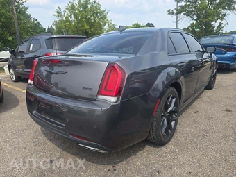 2021 Chrysler 300S – miniatura 3