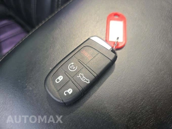 2021 Chrysler 300S – miniatura 8
