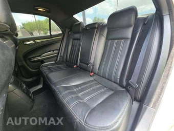 2021 Chrysler 300S – miniatura 10