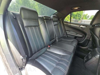 2021 Chrysler 300S – miniatura 13