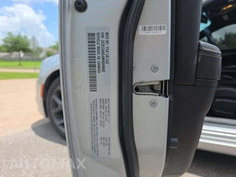 2021 Chrysler 300S – miniatura 2