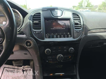 2021 Chrysler 300S – miniatura 7
