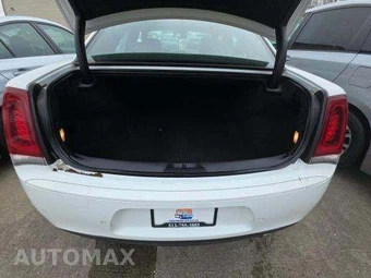 2021 Chrysler 300S – miniatura 14