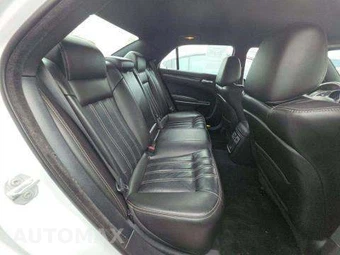 2021 Chrysler 300S – miniatura 16