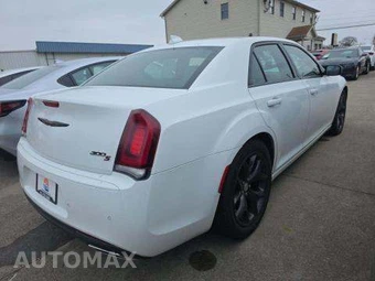 2021 Chrysler 300S – miniatura 3