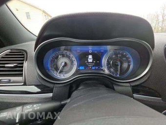 2021 Chrysler 300S – miniatura 9