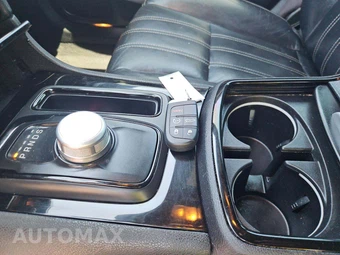 2021 Chrysler 300S – miniatura 8