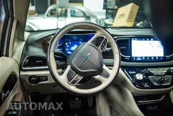 2021 Chrysler Pacifica Hybrid Limited 121.6" WB - miniatura 17
