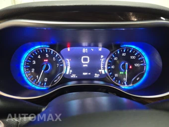 2021 Chrysler Pacifica Limited 121.6" WB - miniatura 12