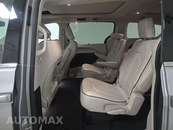 2021 Chrysler Pacifica Limited 121.6" WB - miniatura 13