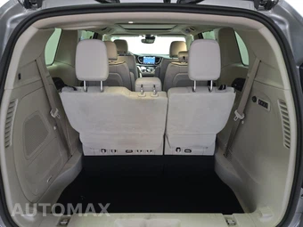 2021 Chrysler Pacifica Limited 121.6" WB - miniatura 17