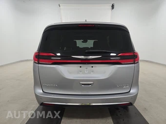 2021 Chrysler Pacifica Limited 121.6" WB - miniatura 5
