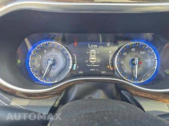 2021 Chrysler Pacifica Limited 121.6" WB - miniatura 10
