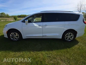 2021 Chrysler Pacifica Limited 121.6" WB - miniatura 3