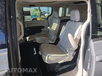 2021 Chrysler Pacifica Limited 121.6" WB - miniatura 13