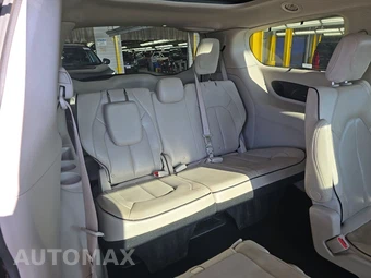 2021 Chrysler Pacifica Limited 121.6" WB - miniatura 14