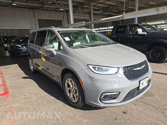 2021 Chrysler Pacifica Limited 121.6" WB - miniatura 3