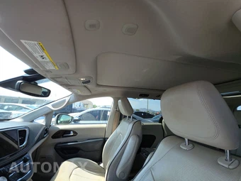2021 Chrysler Pacifica Limited 121.6" WB - miniatura 17