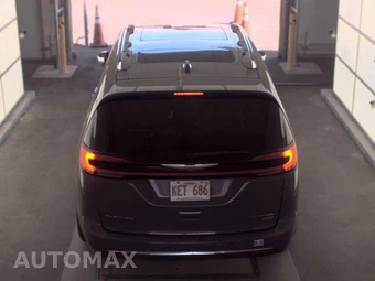 2021 Chrysler Pacifica Limited 121.6" WB - miniatura 5