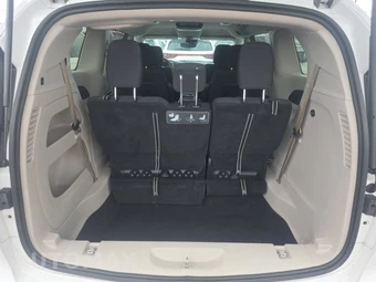 2021 Chrysler Pacifica Touring 121.6" WB - miniatura 17