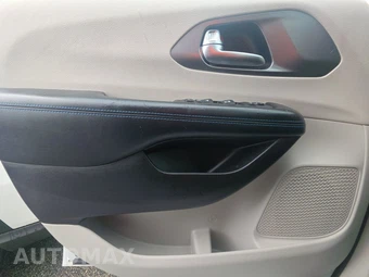 2021 Chrysler Pacifica Touring 121.6" WB - miniatura 9