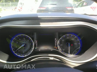 2021 Chrysler Pacifica Touring L 121.6" WB - miniatura 17