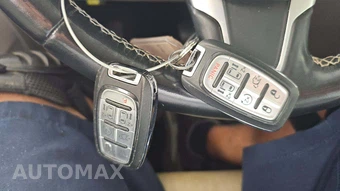 2021 Chrysler Pacifica Touring L 121.6" WB - miniatura 17