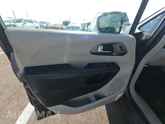 2021 Chrysler Pacifica Touring L 121.6" WB - miniatura 9