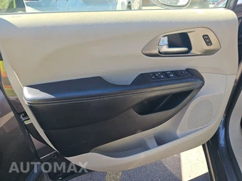2021 Chrysler Pacifica Touring L 121.6" WB - miniatura 9