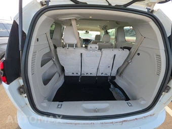 2021 Chrysler Pacifica Touring L 121.6" WB - miniatura 17