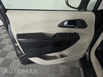 2021 Chrysler Pacifica Touring L 121.6" WB - miniatura 9