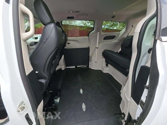 2021 Chrysler Pacifica Touring L 121.6" WB - miniatura 13