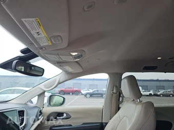 2021 Chrysler Pacifica Touring L 121.6" WB - miniatura 18