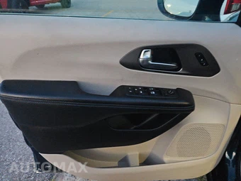 2021 Chrysler Pacifica Touring L 121.6" WB - miniatura 9