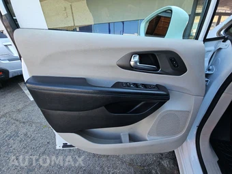 2021 Chrysler Pacifica Touring L 121.6" WB – miniatura 9