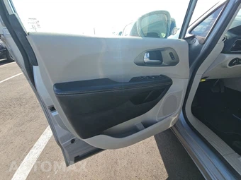 2021 Chrysler Pacifica Touring L 121.6" WB - miniatura 9