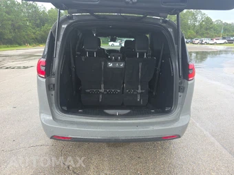 2021 Chrysler Pacifica Touring L 121.6" WB – miniatura 17
