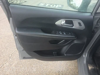 2021 Chrysler Pacifica Touring L 121.6" WB – miniatura 9