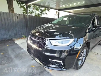 2021 Chrysler Pacifica Touring L 121.6" WB