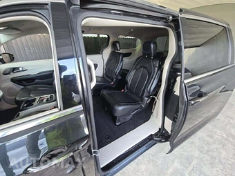 2021 Chrysler Pacifica Touring L 121.6" WB - miniatura 10