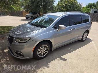 2021 Chrysler Pacifica Touring L 121.6" WB