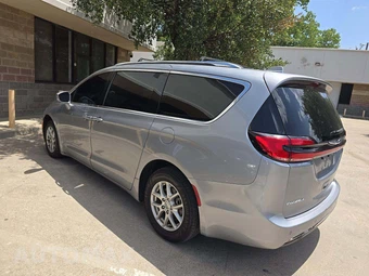 2021 Chrysler Pacifica Touring L 121.6" WB – miniatura 2